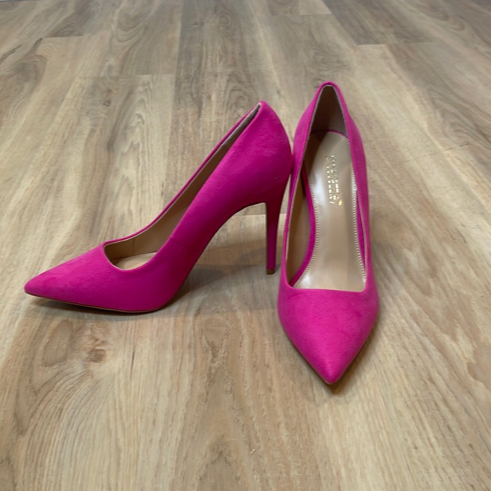 Brand New 9.5 Pink Pumps